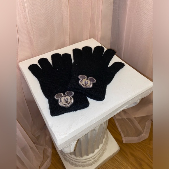 Official Disney White original Mickey Mouse embroidered Vintage Gloves 1990! - Picture 6 of 7
